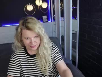 blue eyes olivi